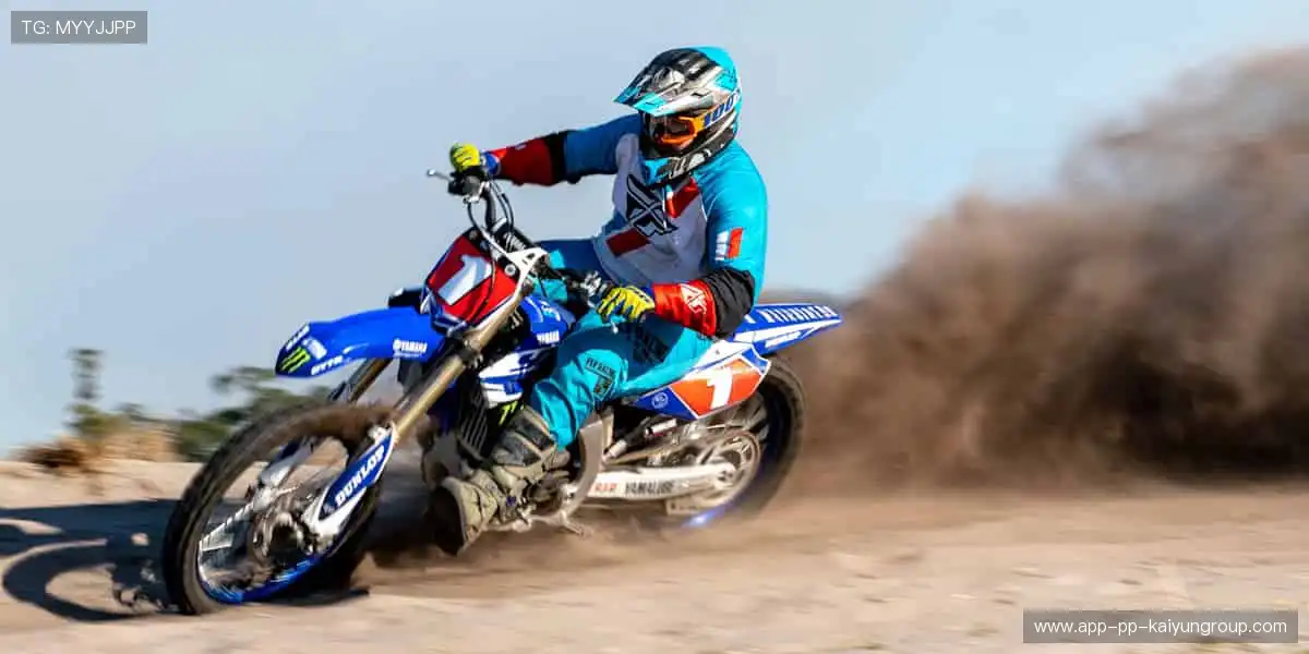 专业装备,轻松掌控赛场!🎾 品质与潮流,为你的热爱加冕!